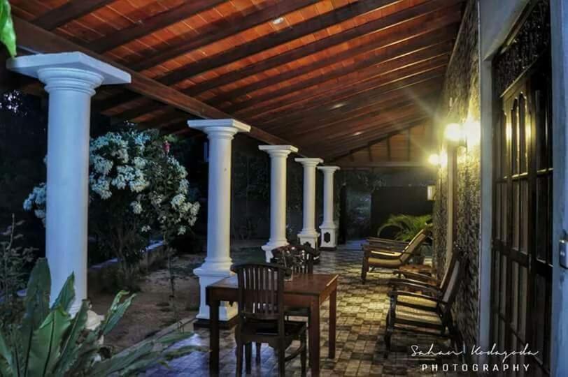 Deutsche Villa Hikkaduwa Luaran gambar